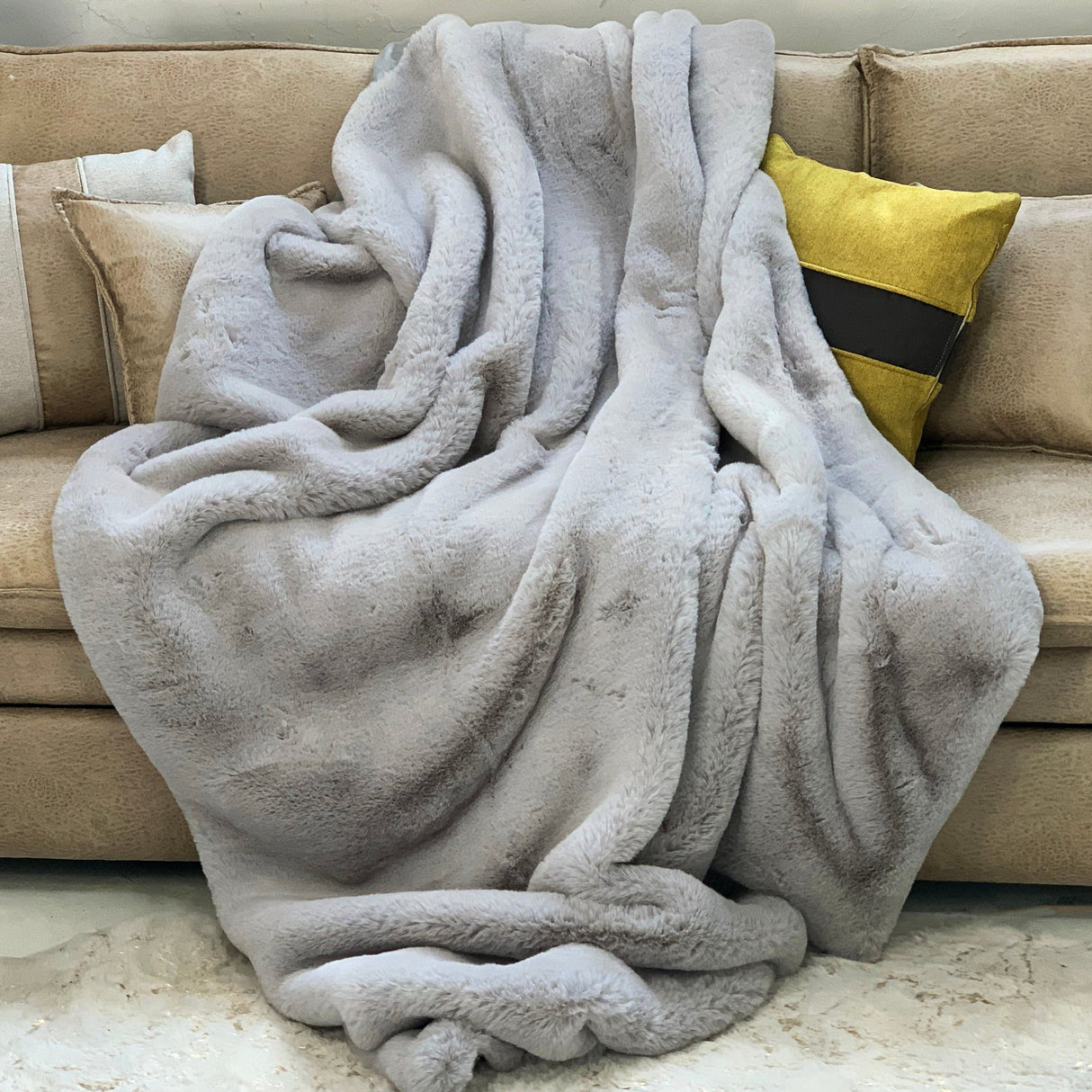 Bella Luxury Faux Fur Throw Blanket Collection Polyester Fabric - Faux Chinchilla Rabbit Fur, Crystal Velvet Backing, 60" X 80", Sandy Beige, Slate Silver, Raven Charcoal, Espresso Mocha (1 Throw Blanket)