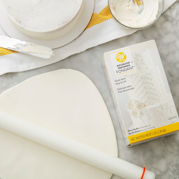 Wilton Decorator Preferred White Fondant – 5 lb.