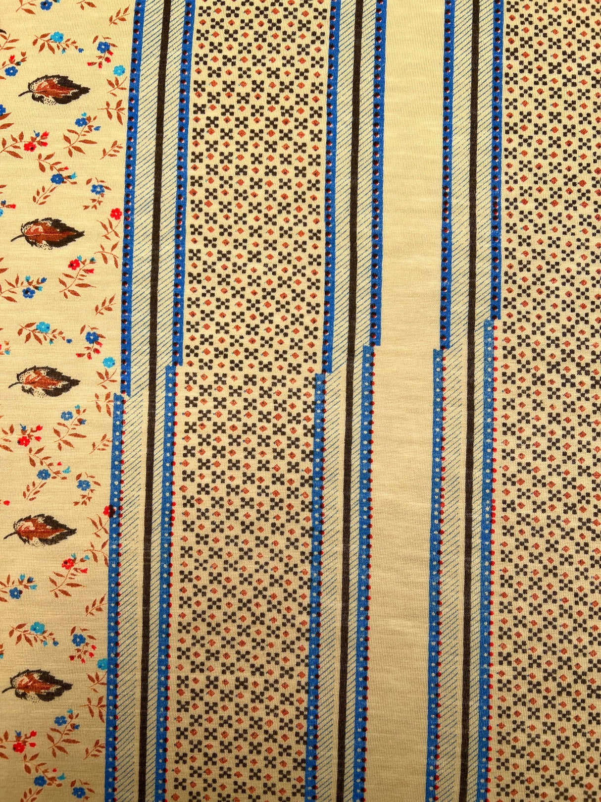 Acrylic Knitted Fabric Beige Blue Printed Lightweight Stretch