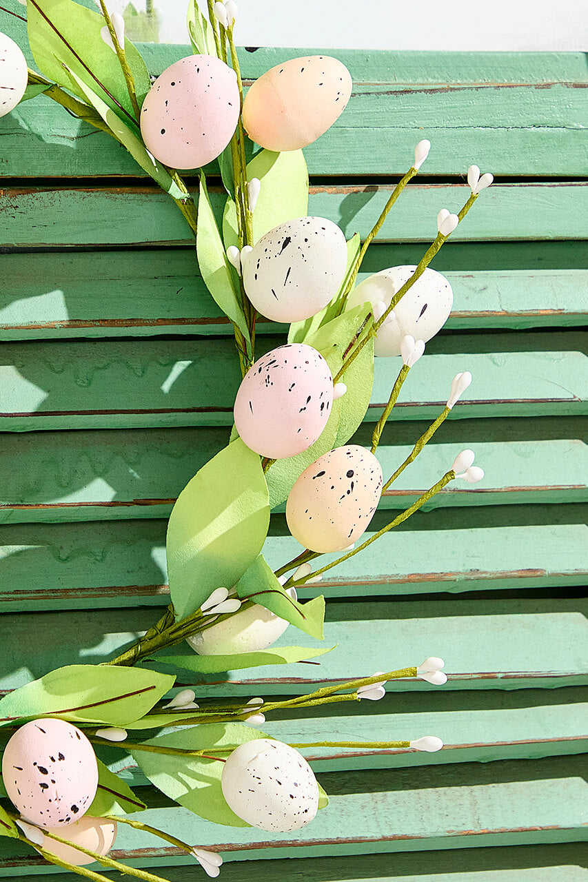 14" Egg & Leaf Wreath - Large