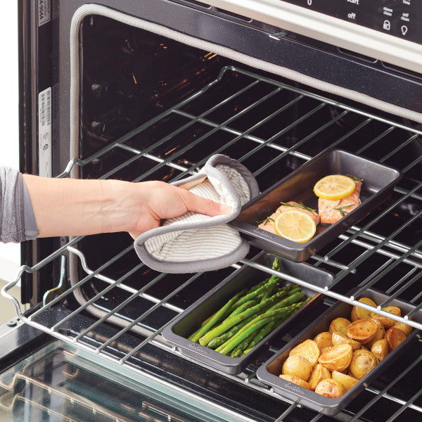 Wilton Perfect Results 8 x 4-Inch Premium Non-Stick Baking Pan Set, 3-Piece