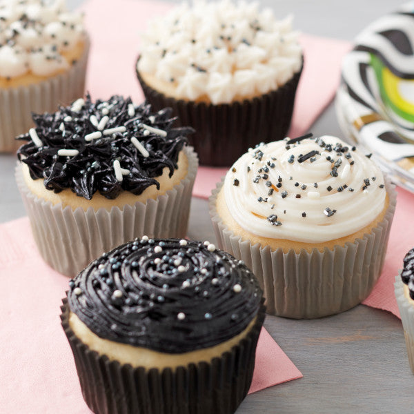 Wilton Black Icing Pouch with Tips, 8 oz.