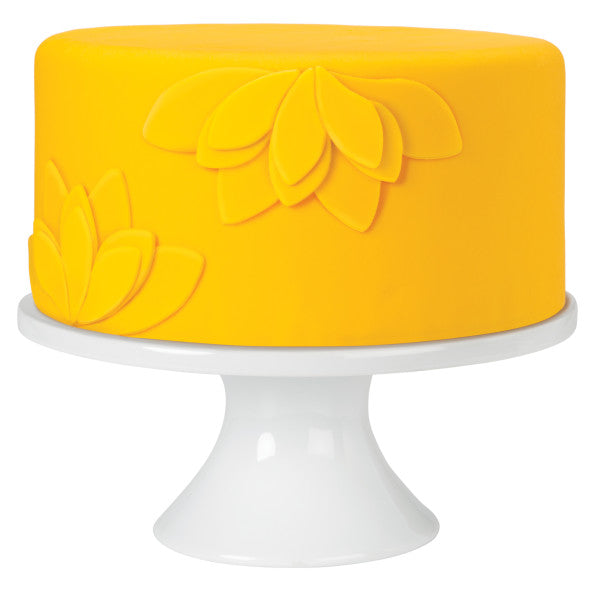 Wilton Decorator Preferred Yellow Fondant, 24 oz. Fondant Icing
