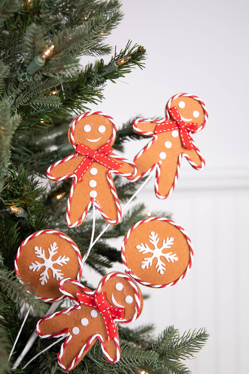 27” Gingerbread Spray with Peppermint Outline