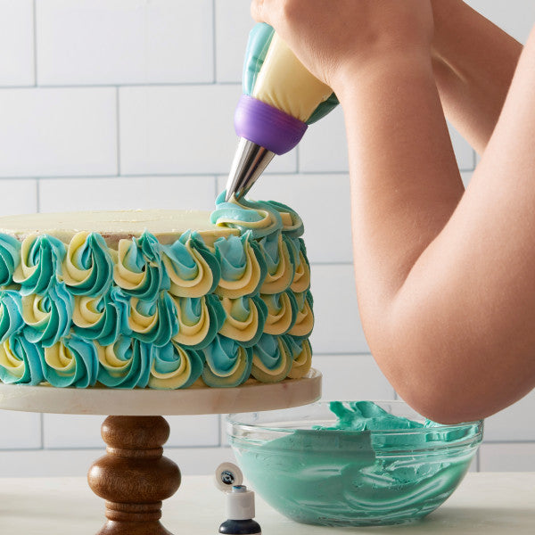 Wilton Color Swirl, 3-Color Piping Bag Coupler, 9-Piece Cake Decorating Kit