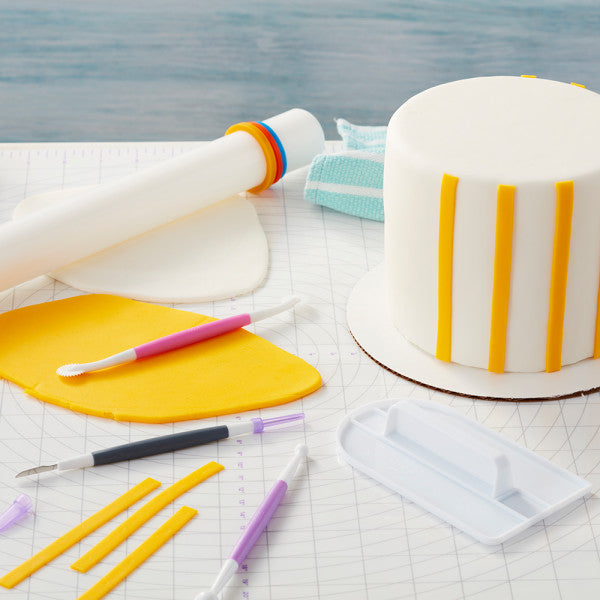 Wilton Large Fondant Roller with Guide Rings, 20-Inch