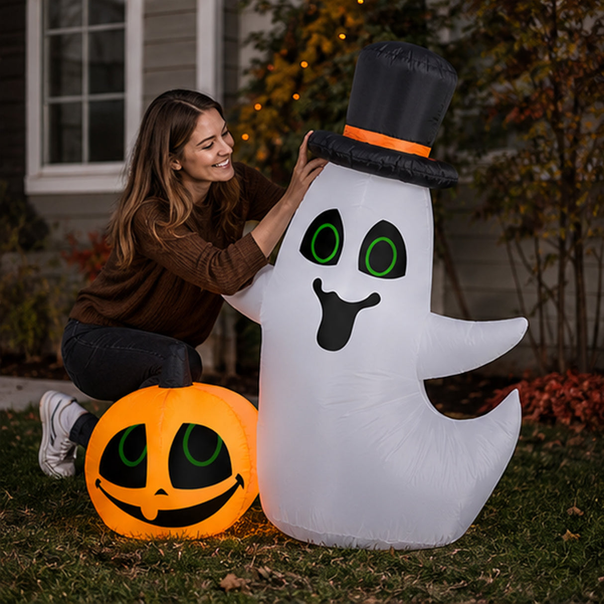 4FT Inflatable Smiling Ghost with Pumpkin Halloween Decor