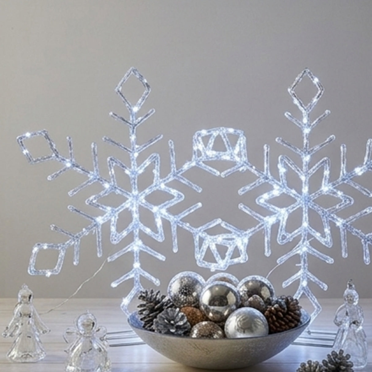 24IN Pre Lit Diamond Tip Snowflake with Cool White LED Lights