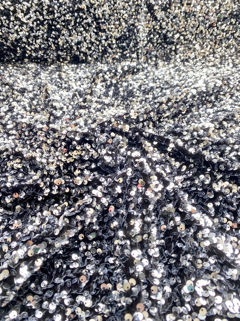 Stretch Sequin on Velvet Silver/Black