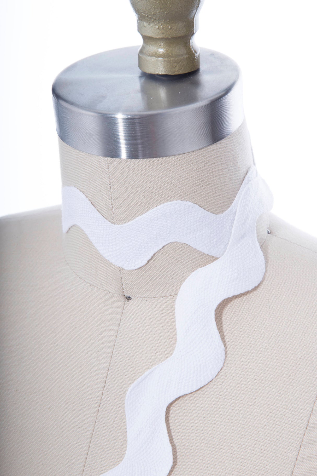 Ric Rac Trim Jumbo White Cotton 1"