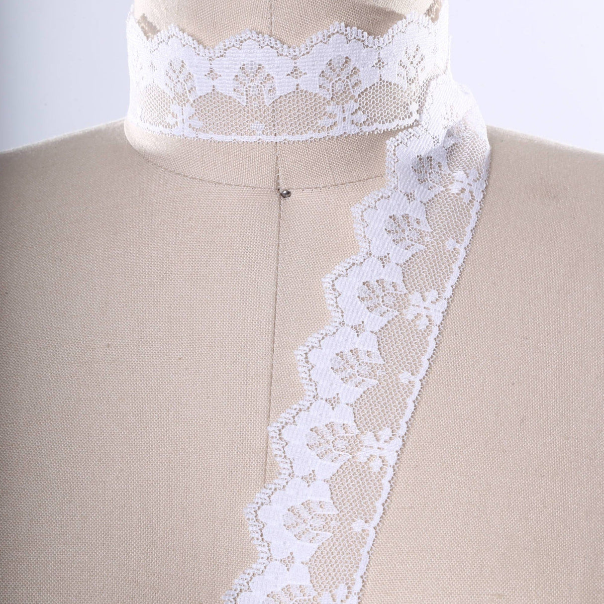Lace Trim White Scalloped Floral 1 Inch