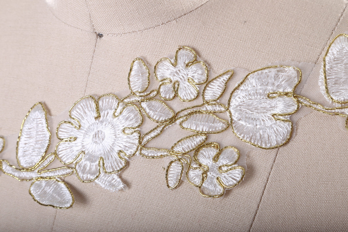Alencon Lace Trim White Gold Metallic 2.75"