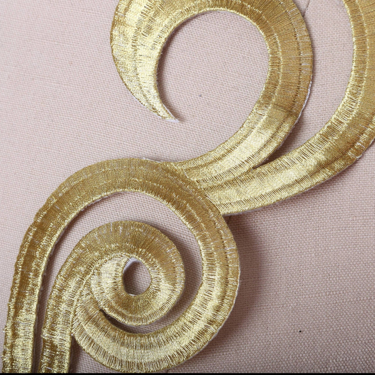 Applique Antique Gold Mirrored Swirl