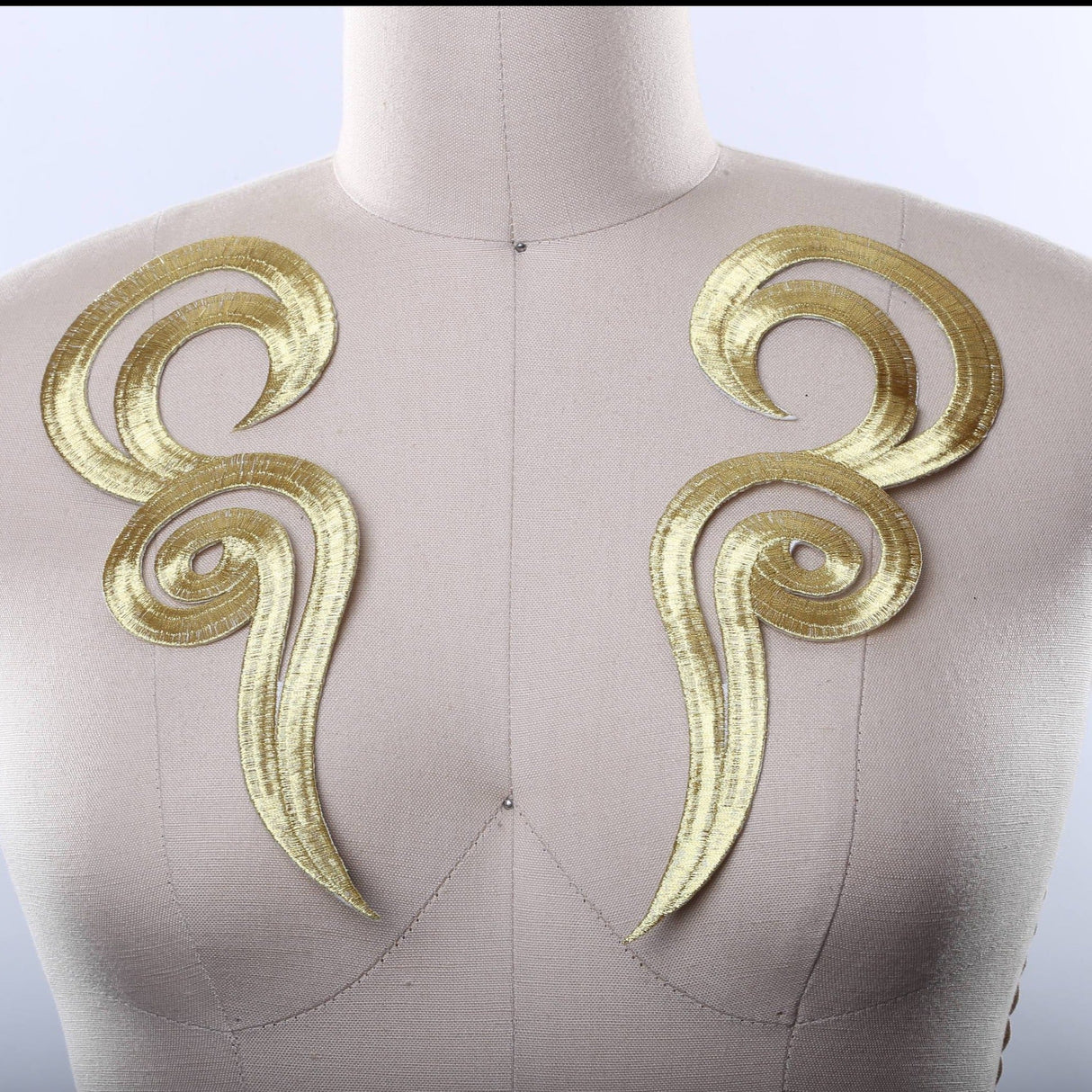 Applique Antique Gold Mirrored Swirl
