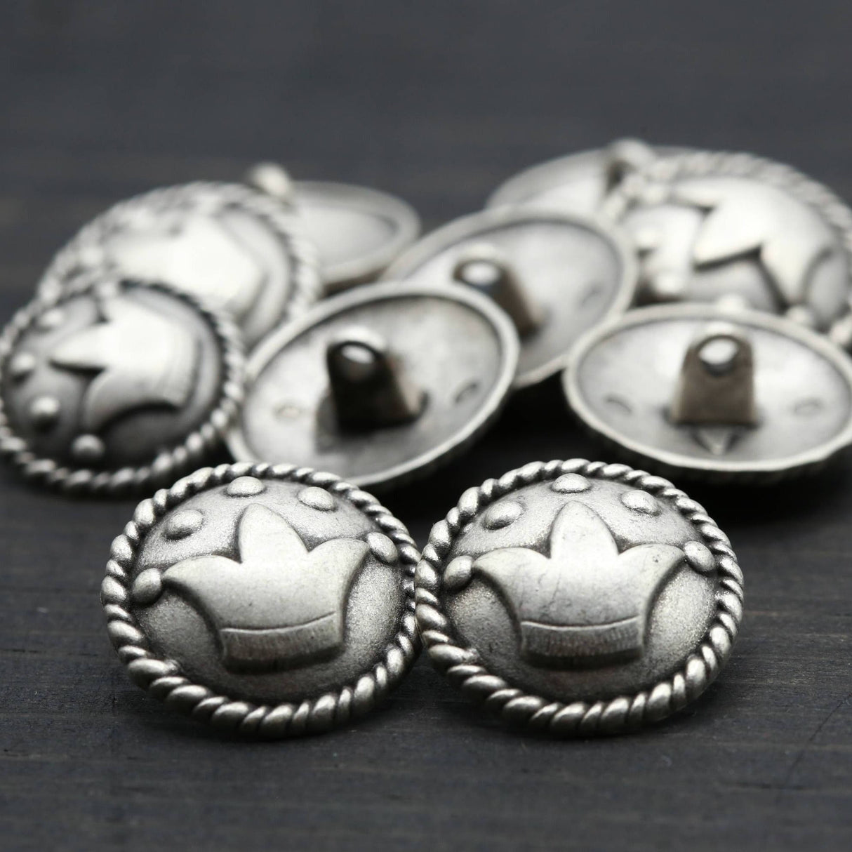 Antique Silver Metal Jester's Crown Button