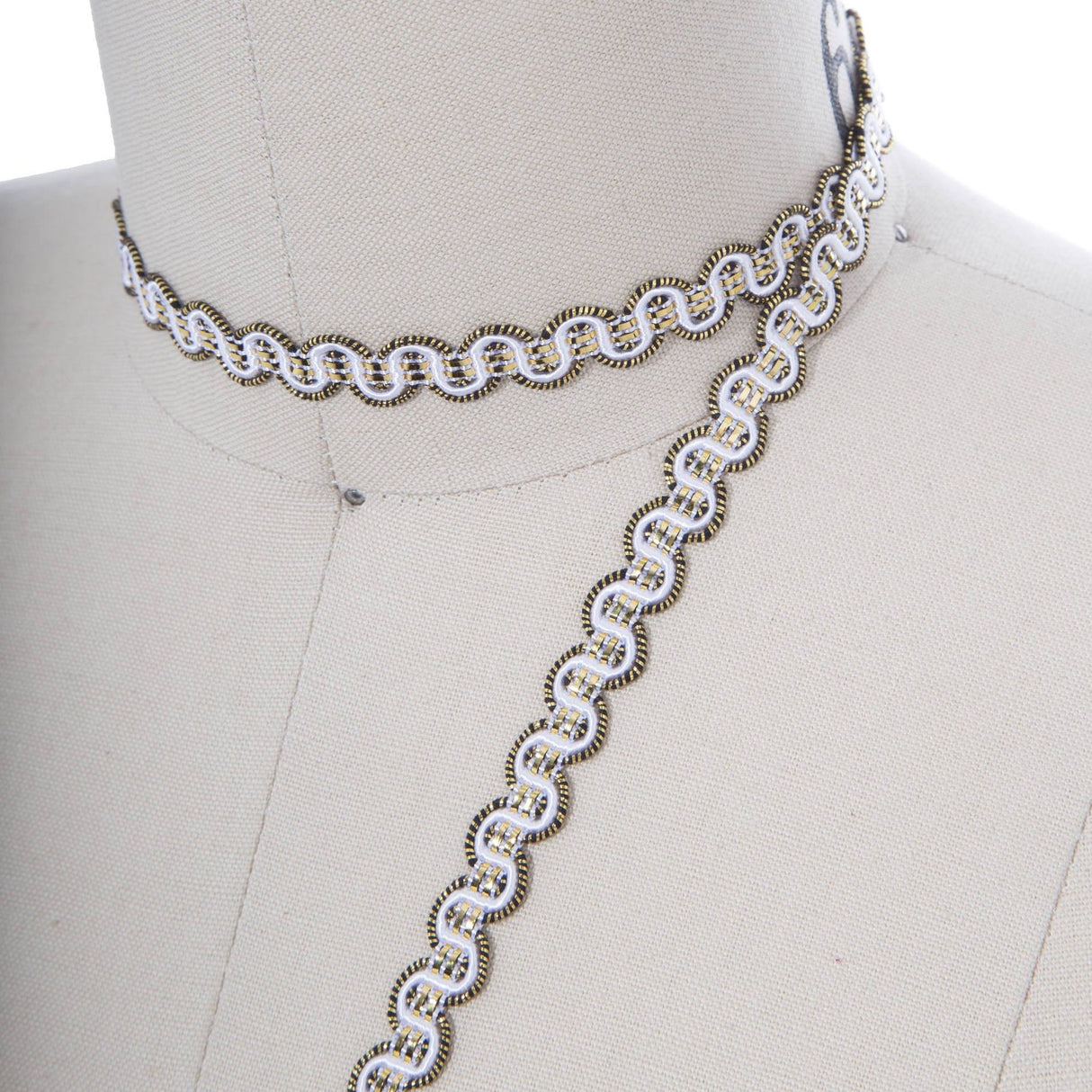 Gimp Trim White Gold Scroll 3/8 Inch