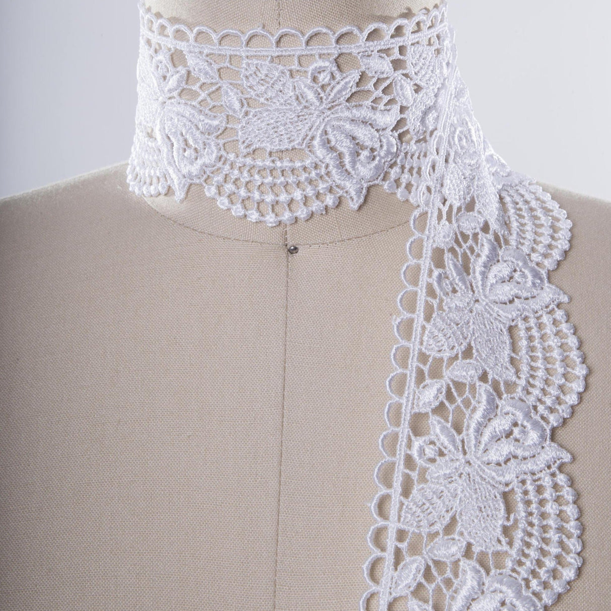 Venice Lace Trim Black 2.75 Inch Rose Motif