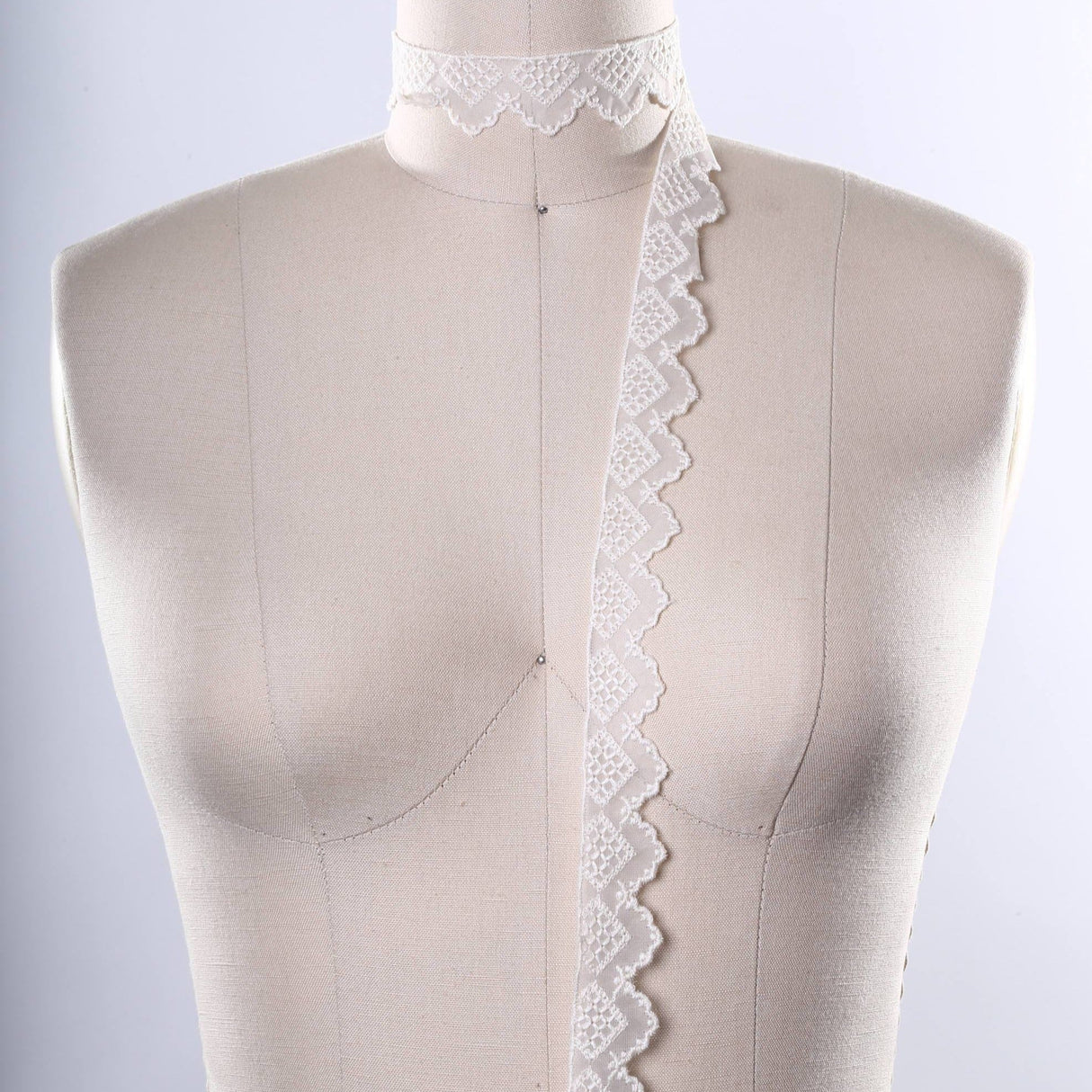 Lace Trim Ivory Polyester Scalloped 1"