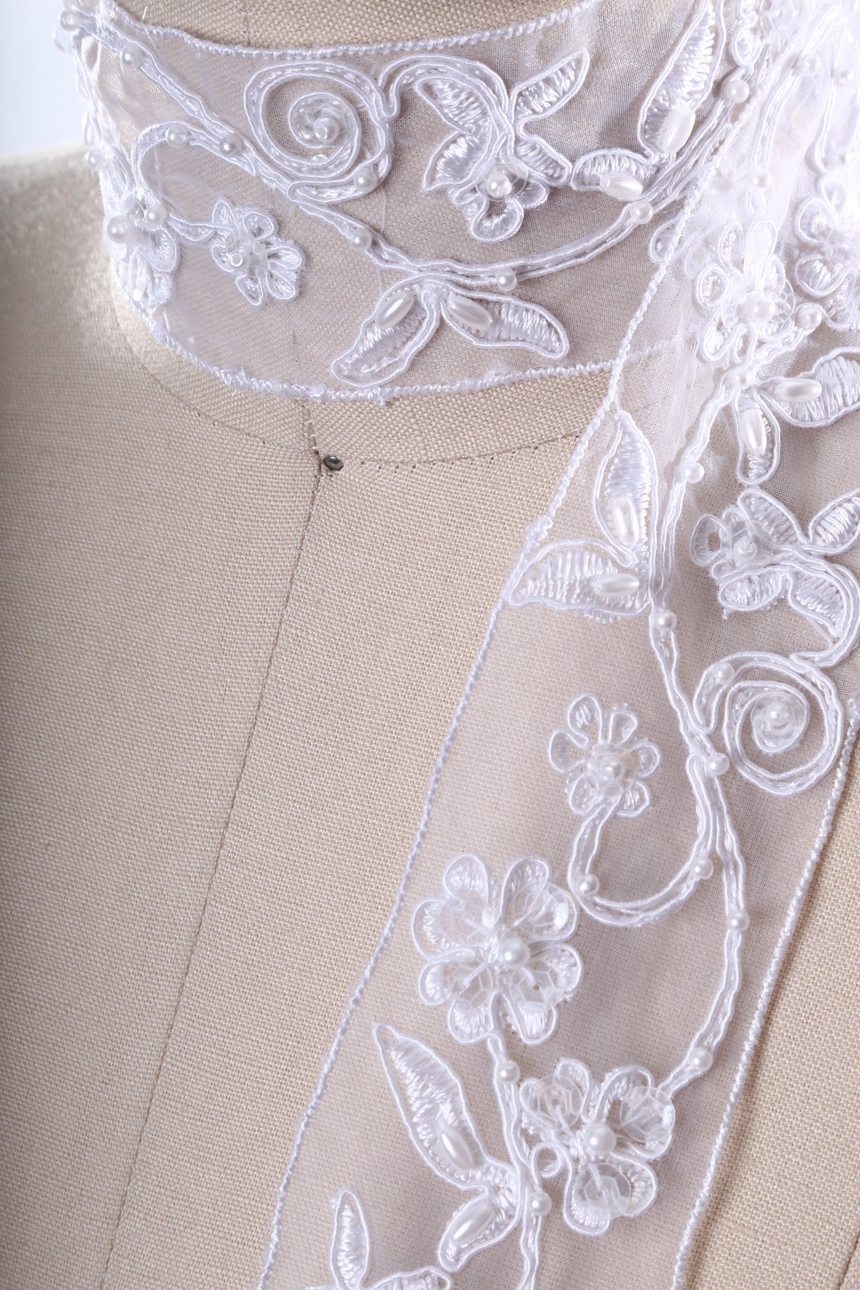 Beaded Flower Swirl Lace Trim White