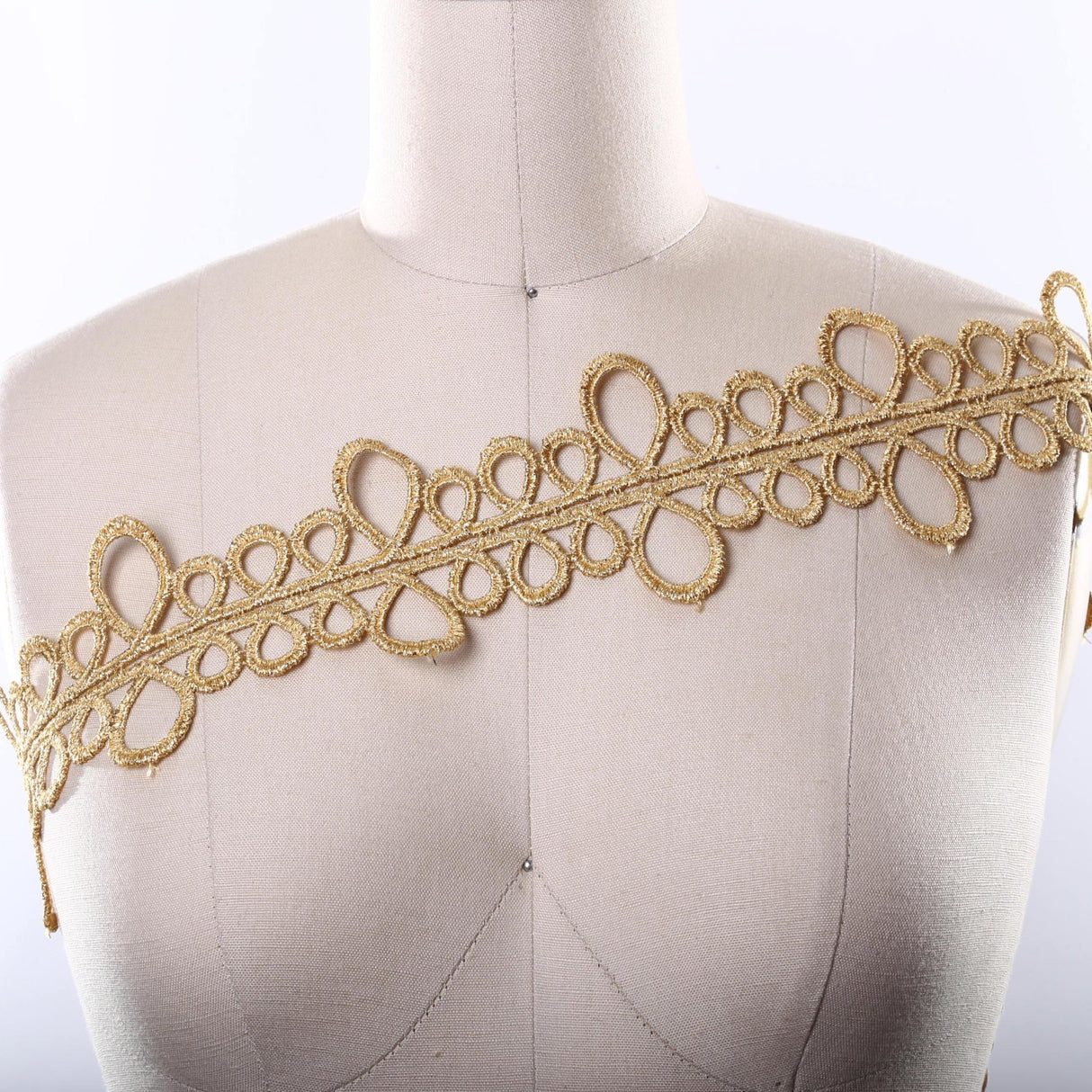 Venice Lace Circle Trim Metallic Gold
