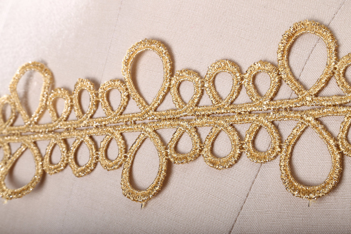 Metallic Venice Lace Circle Trim