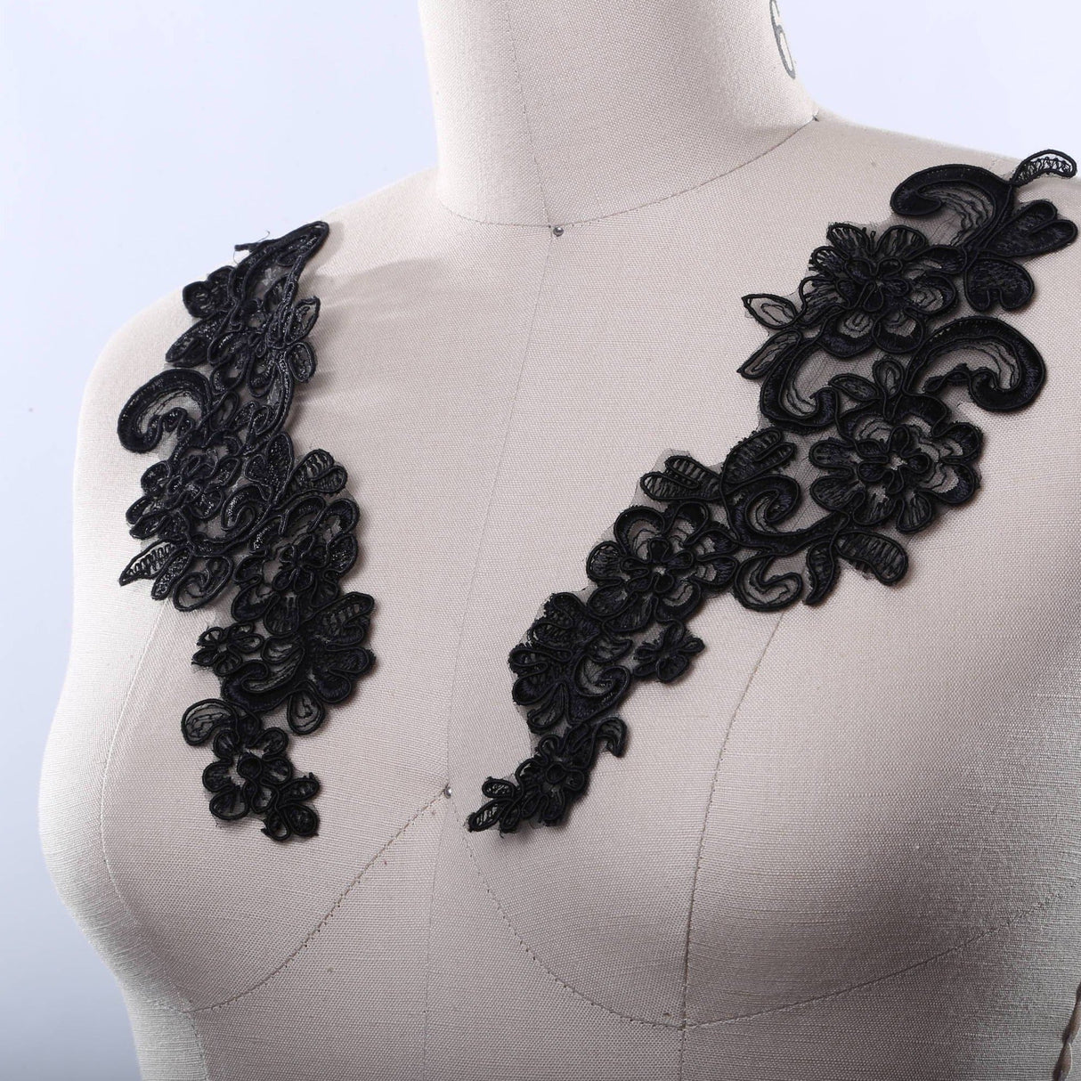 Alencon Lace Applique Pair