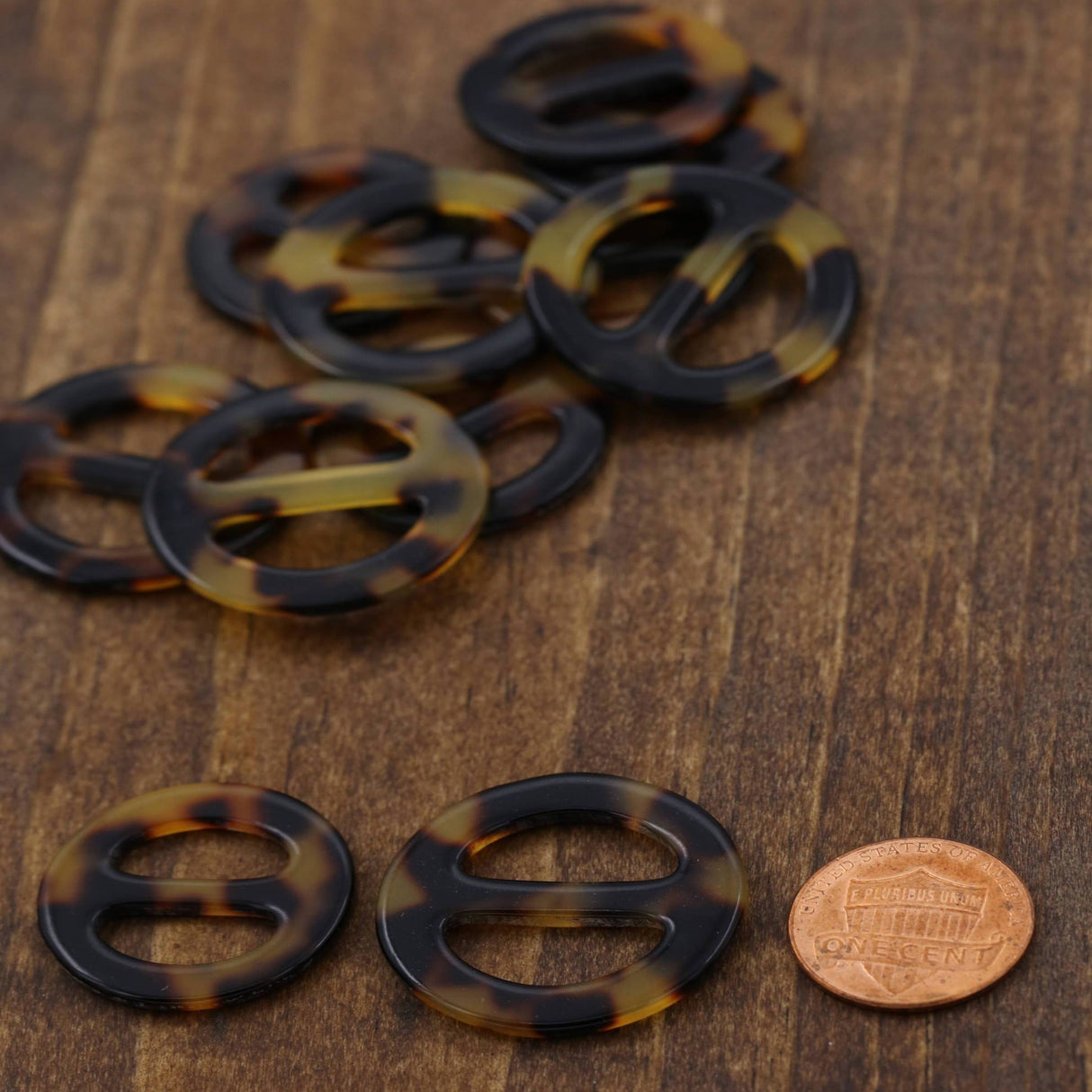 Round Slider Buckle Brown Plastic