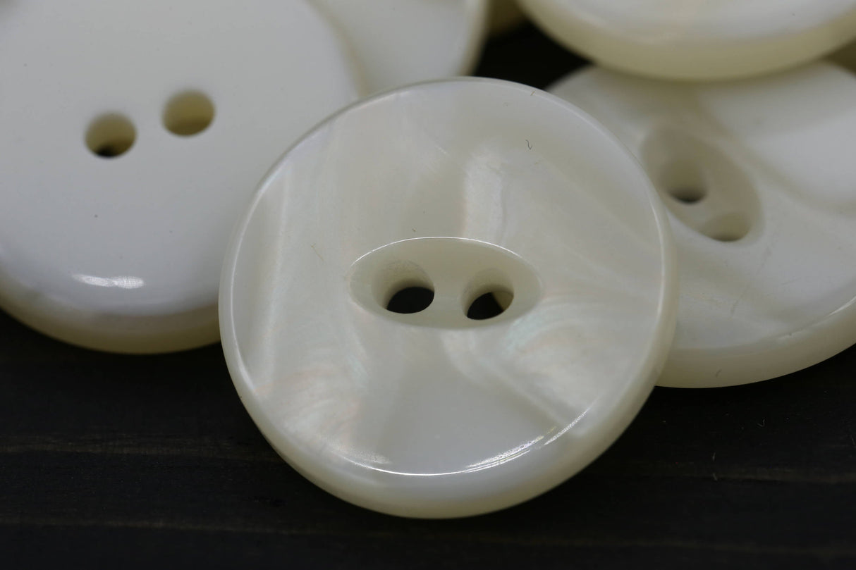Plastic Button Ivory Glossy 32L 20mm