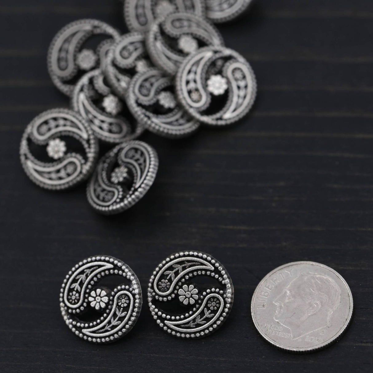 Metal Button Antique Silver Daisy Shank 15mm