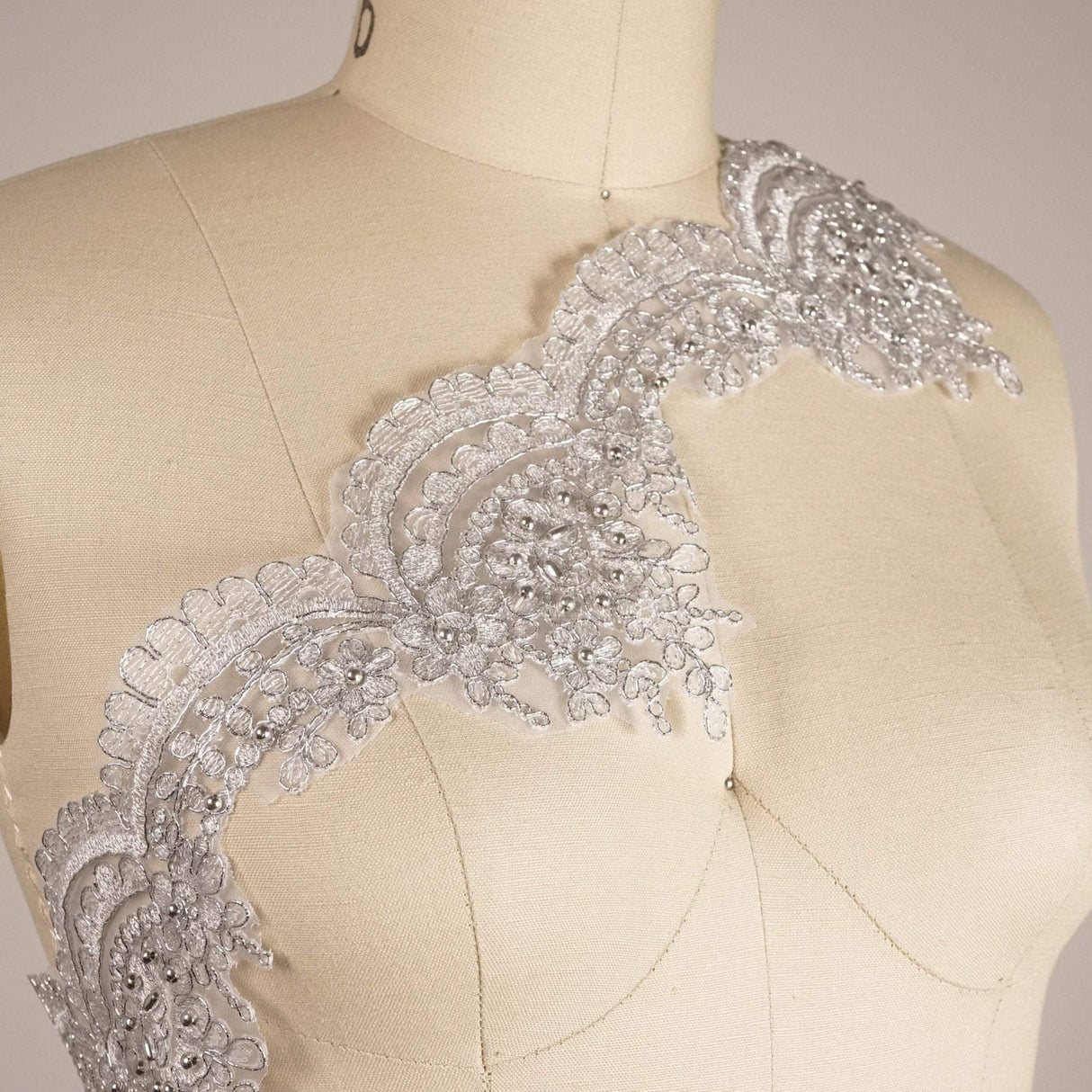 Beaded Scalloped Lace Trim 4.5" Silver Ivory