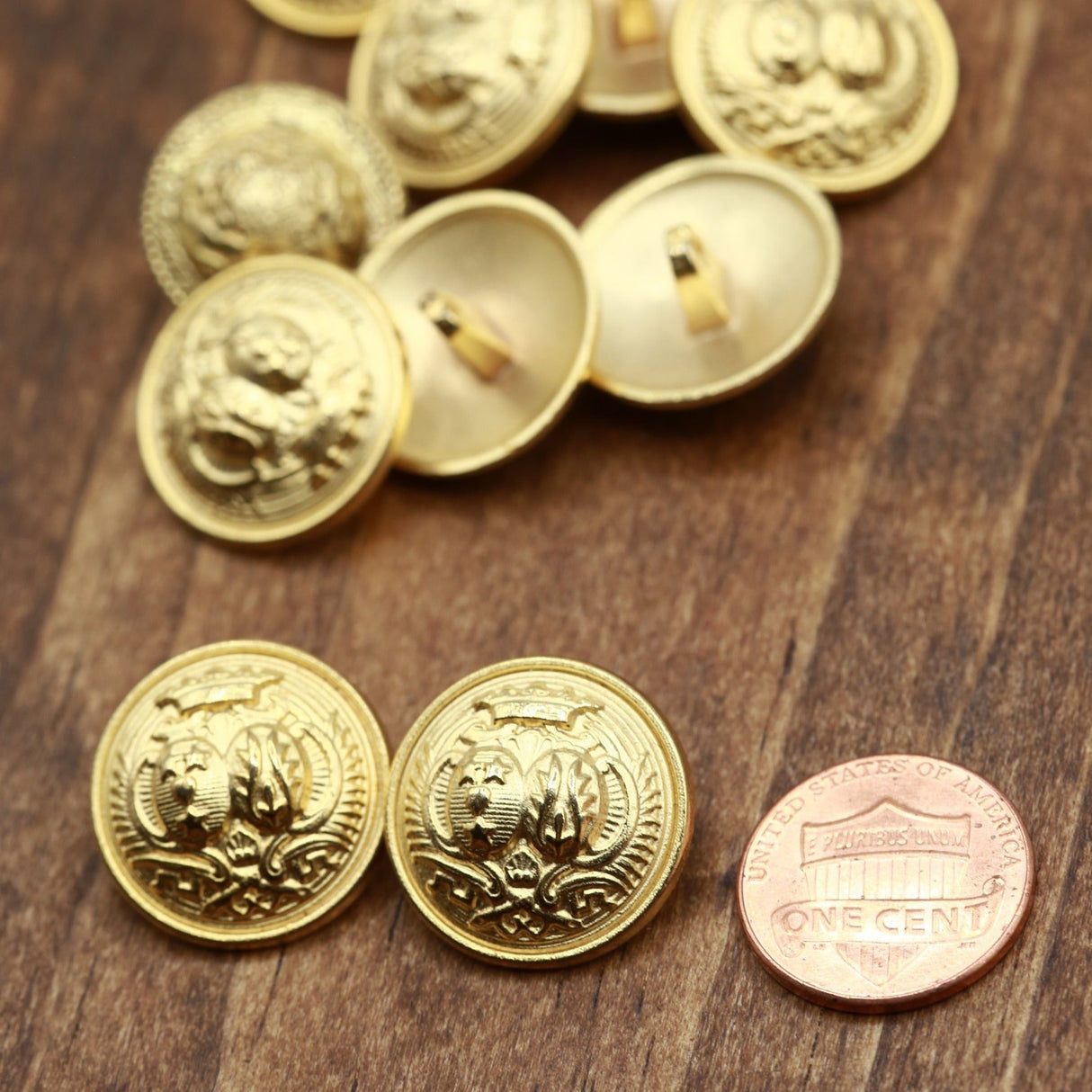 Gold Shank Button 32L 20mm