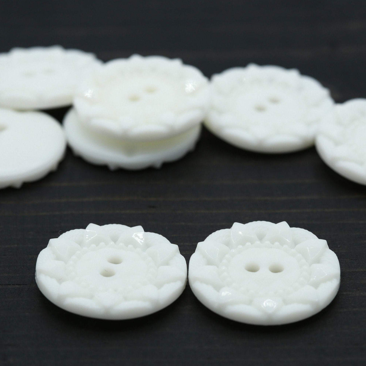 Plastic Button 12-Pack Off White Textured 27mm
