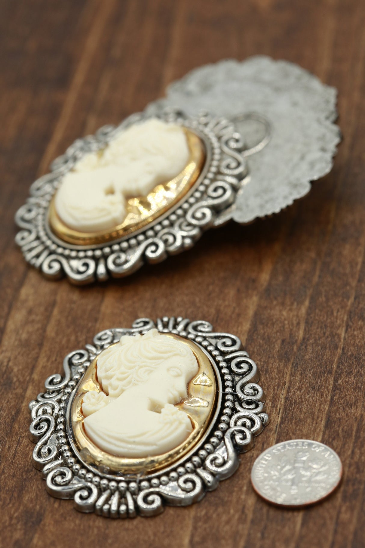 Cameo Button Ivory Face