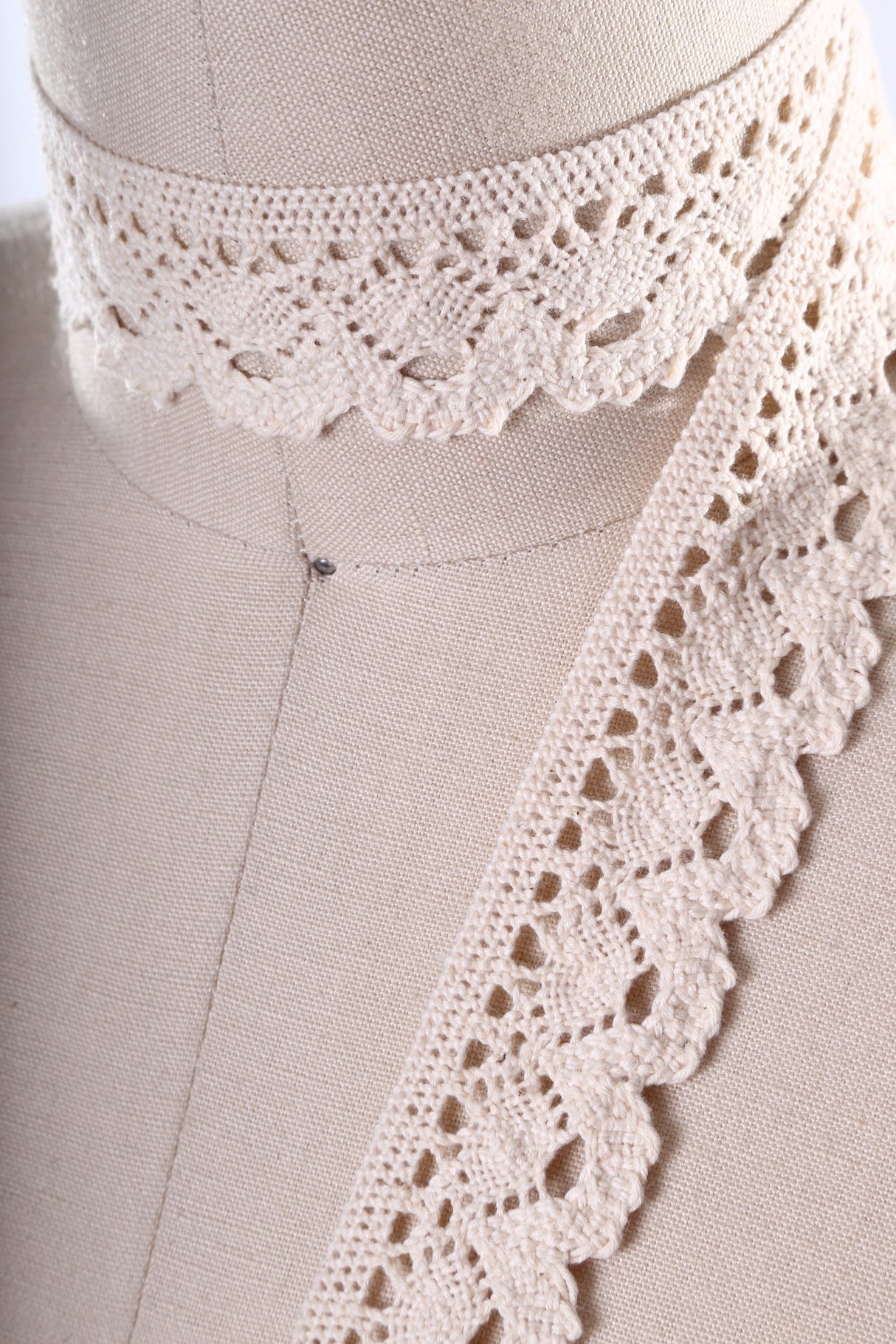 Cluny Lace Trim 1.25" Beige White
