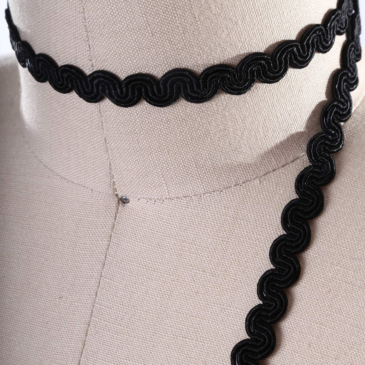 Gimp Trim Black Scroll 3/8 Inch