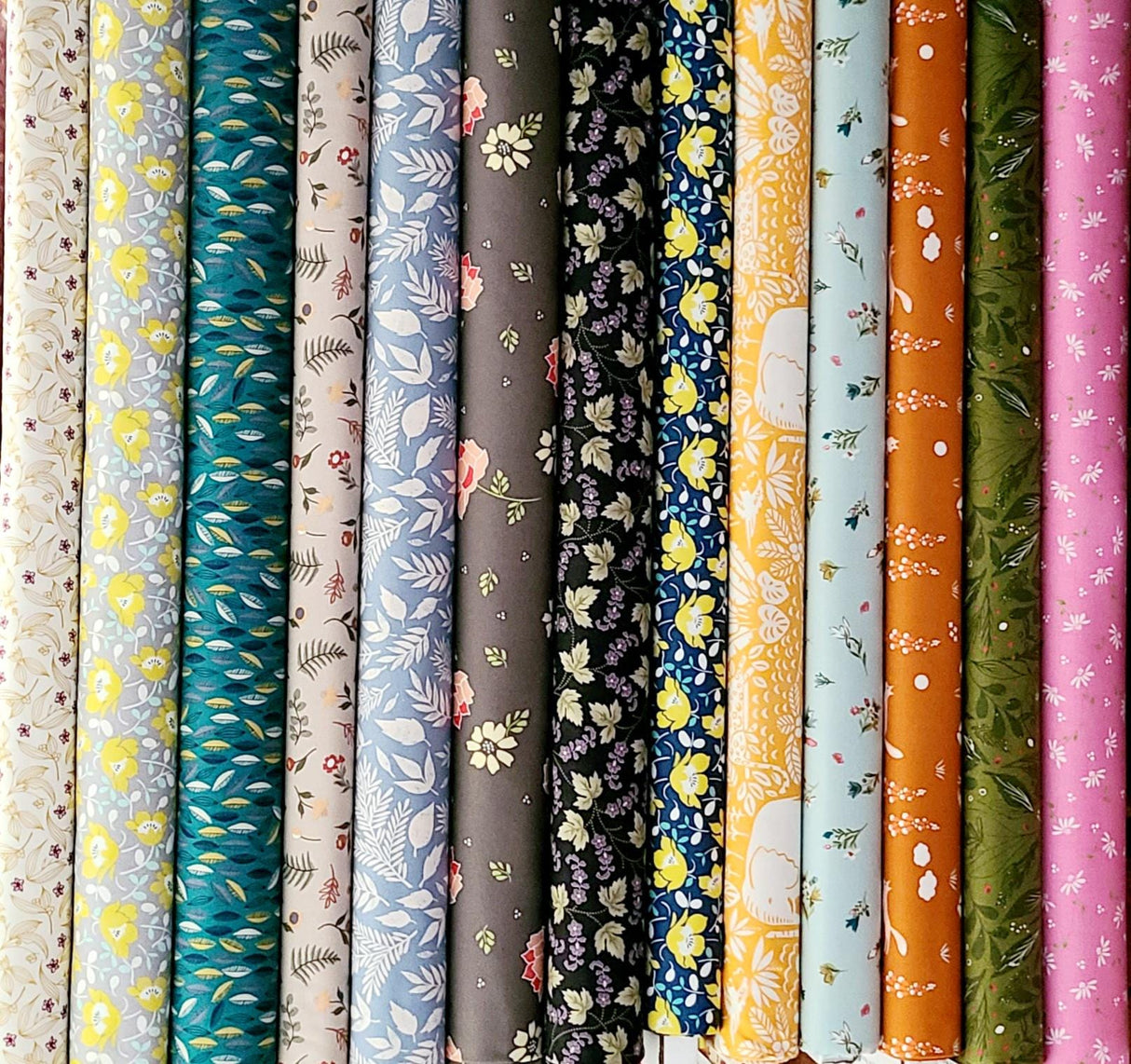 Fat Quarter Bundle Random Moda Fabrics Happy Saturday Stash Building 100% Cotton