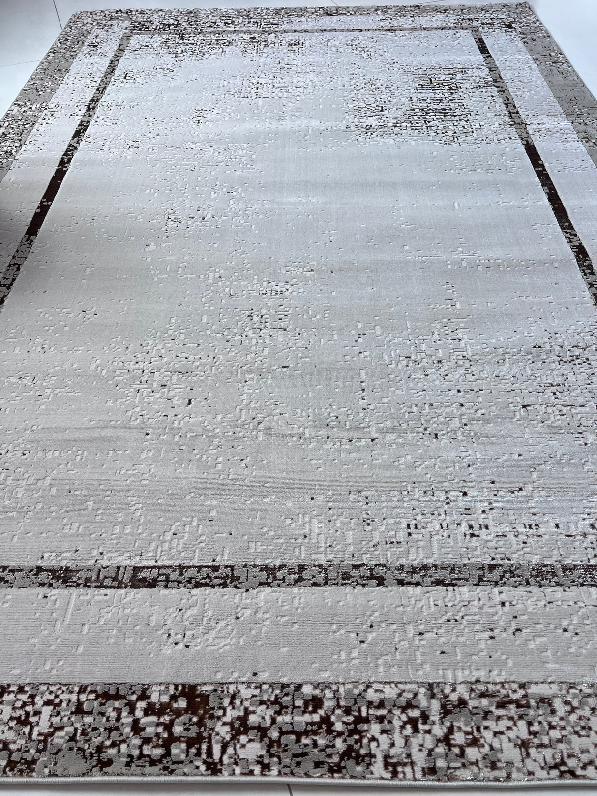 Maximus 245 Polypropylene Polyester Fabric - Silver With Gold Border Design, Color-Changing Flat Weave, 60% Polypropylene 40% Polyester, Power Loom, Made In Turkey (10' X 13')
