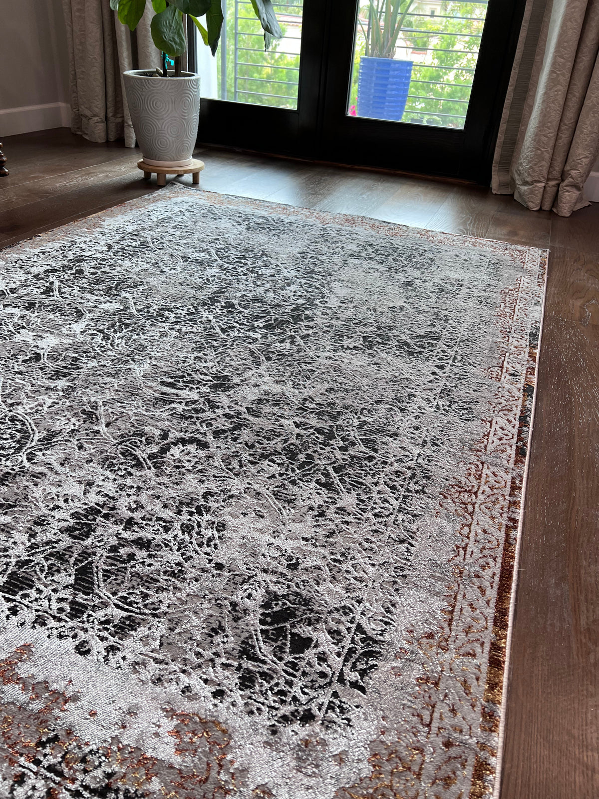 Chromatic Elegance Foldable Flat Weave Area Rug with Shifting Hues