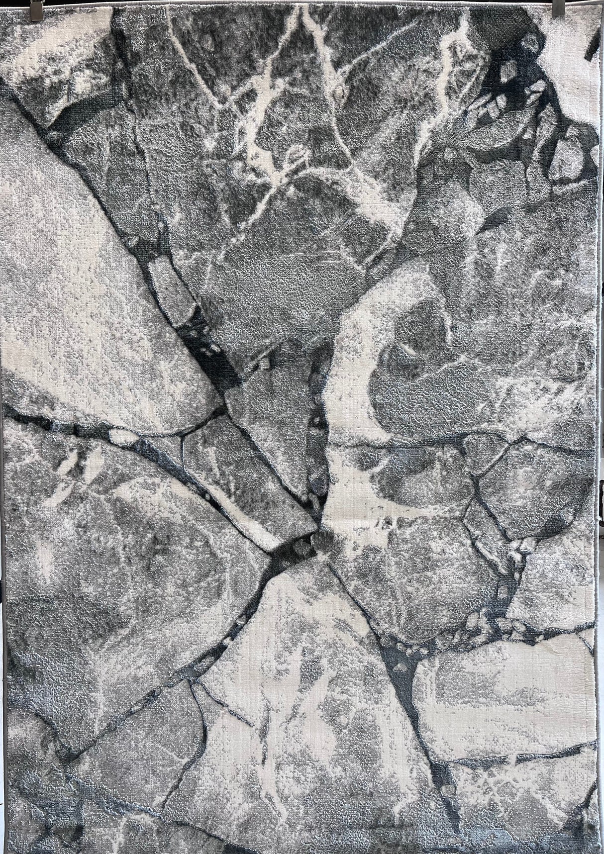 Tess 911 Gray Polyester Area Rug - Gray, TES911 Gray (5' 3" X 7' 4")