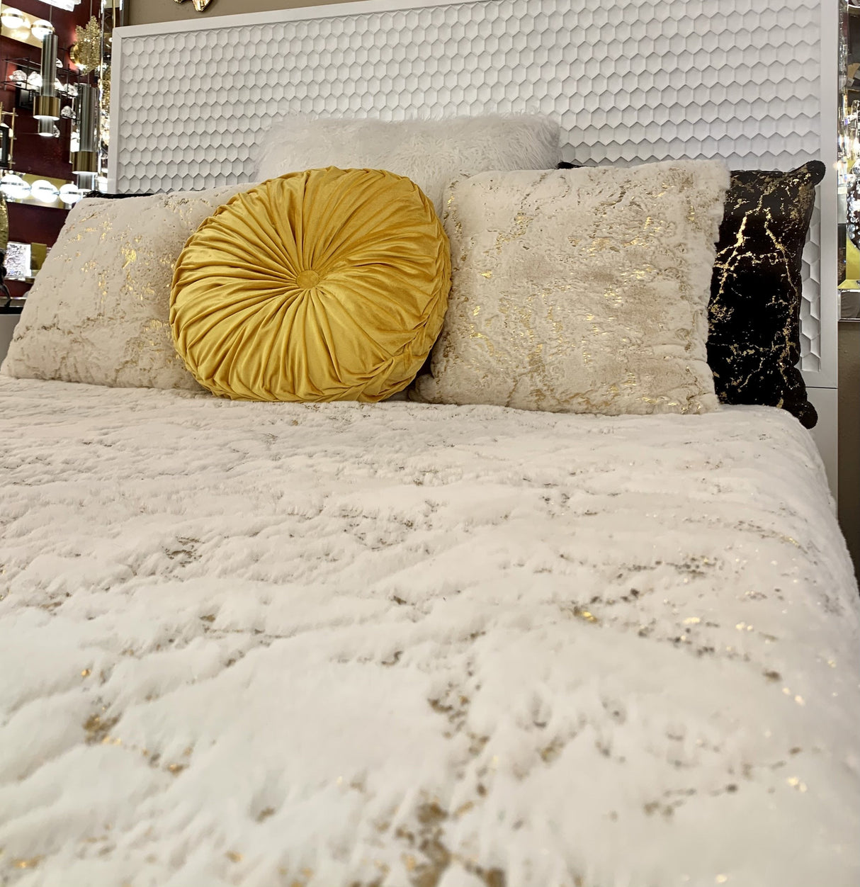 Golden Silver Metallic Faux Fur Blanket/Coverlet/Quilt Fabric - White Scattered Gold Foil, Cal King/Eastern King 104" X 93" (1 Piece)