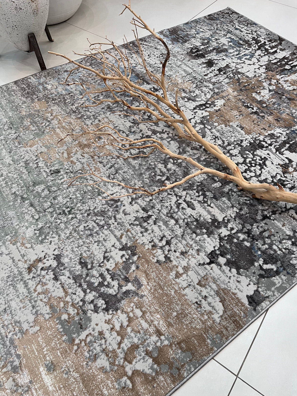 Dynamic Color-Shifting Foldable Flat Weave Area Rug - Multicolor Pattern, 5' 4" X 7' 8", 8' X 11", 10' X 13" (1 Piece)