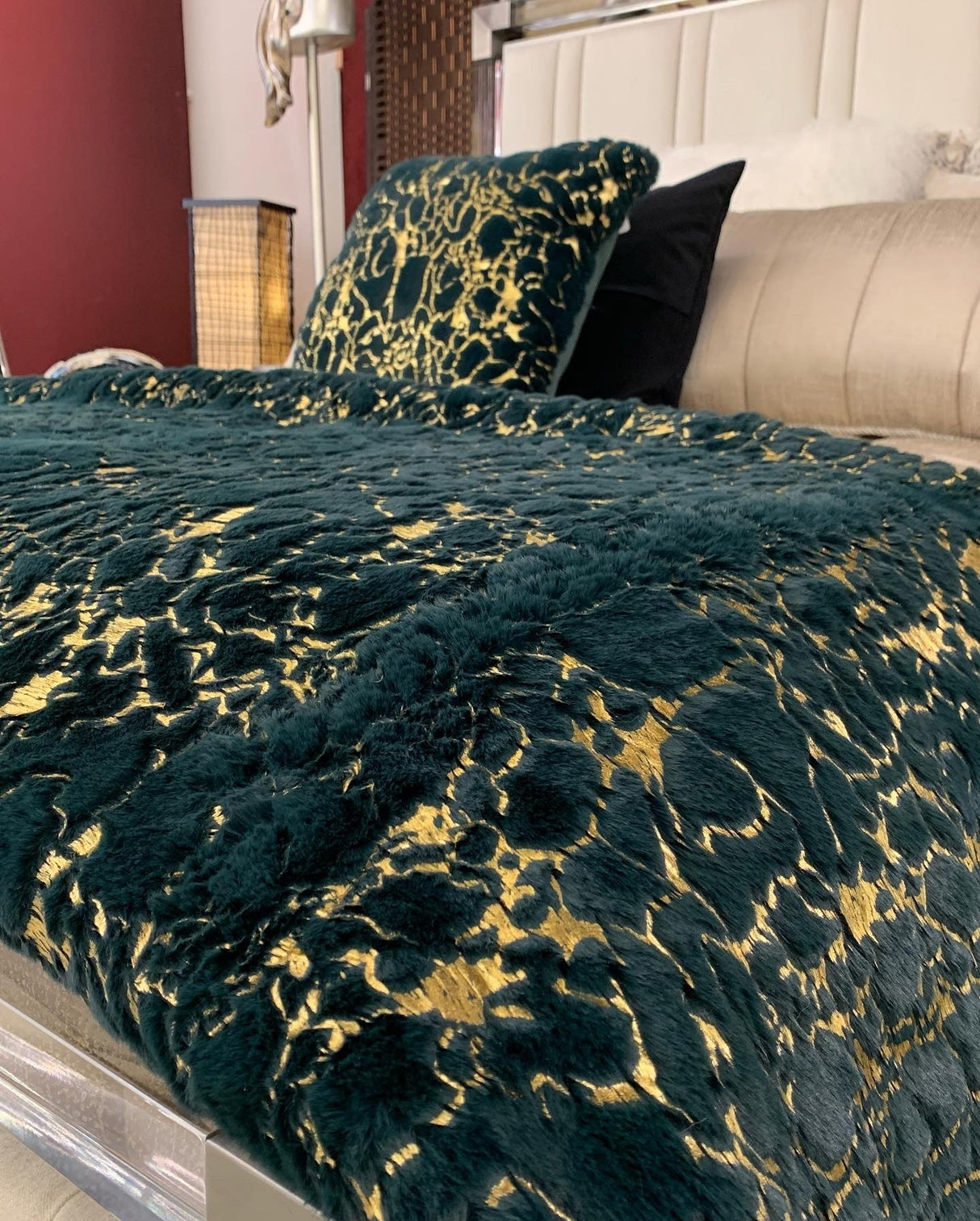Golden Silver Metallic Faux Fur Blanket/Coverlet/Quilt Fabric - White Scattered Gold Foil, Cal King/Eastern King 104" X 93" (1 Piece)