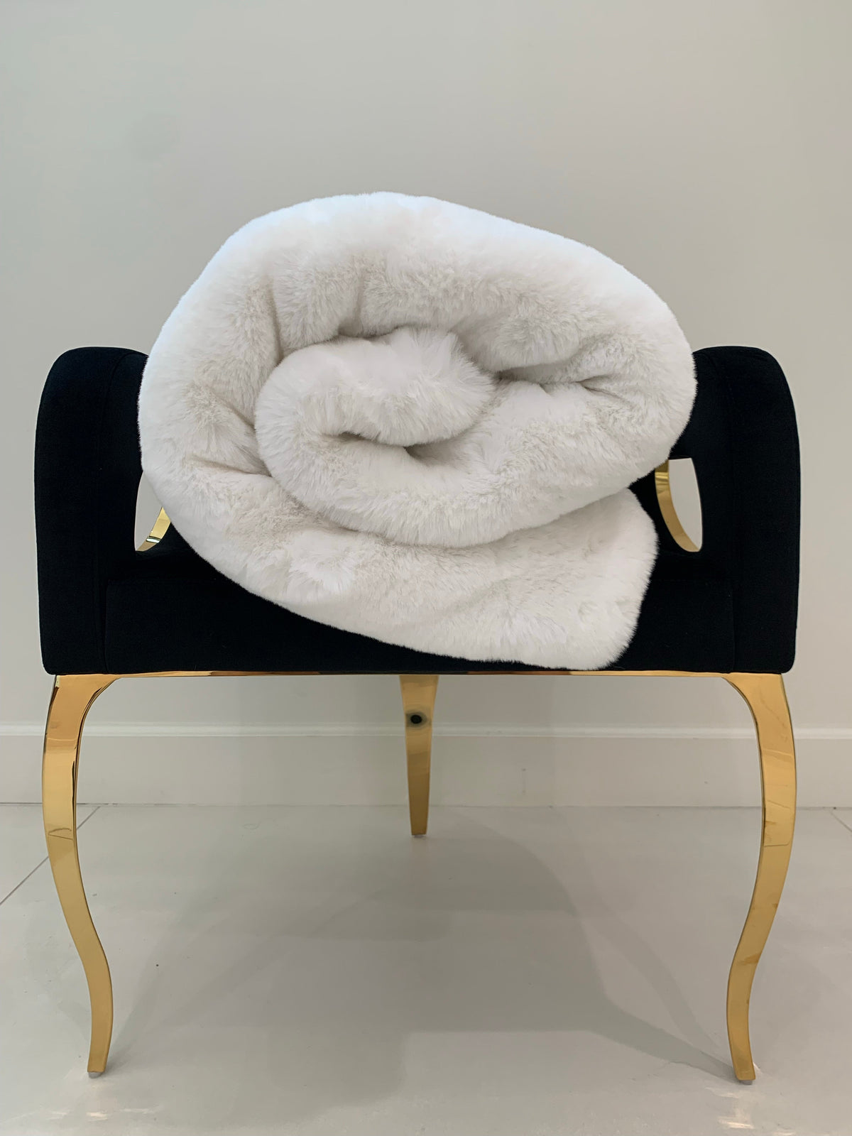 Soft Cozy Faux Fur Blanket/Coverlet/Bedspread/Throw/Bedcover/Quilt for Luxurious Comfort