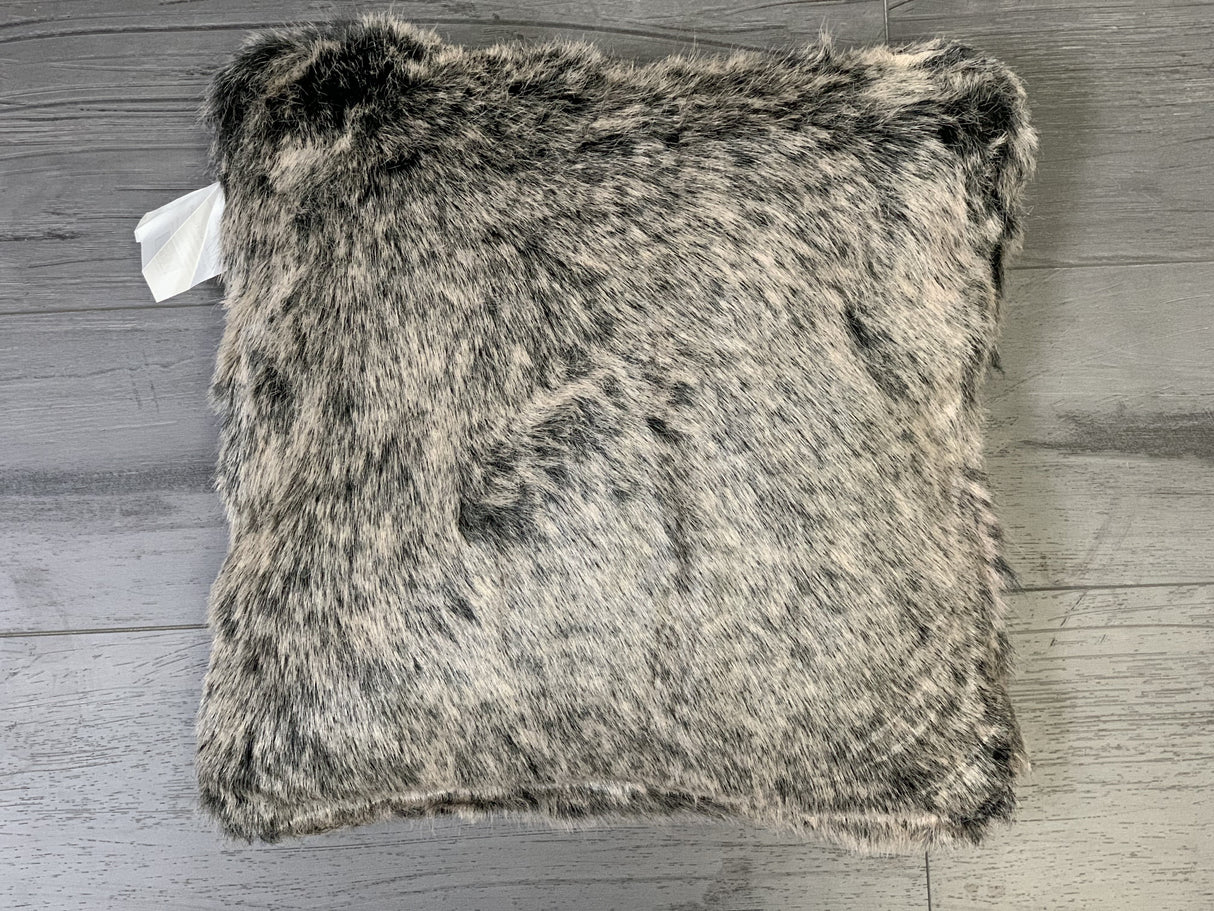 Renne Pillow Collection Sheepskin Fabric - White, Tip Dye Gray, 20" X 20" (1 Pillow)