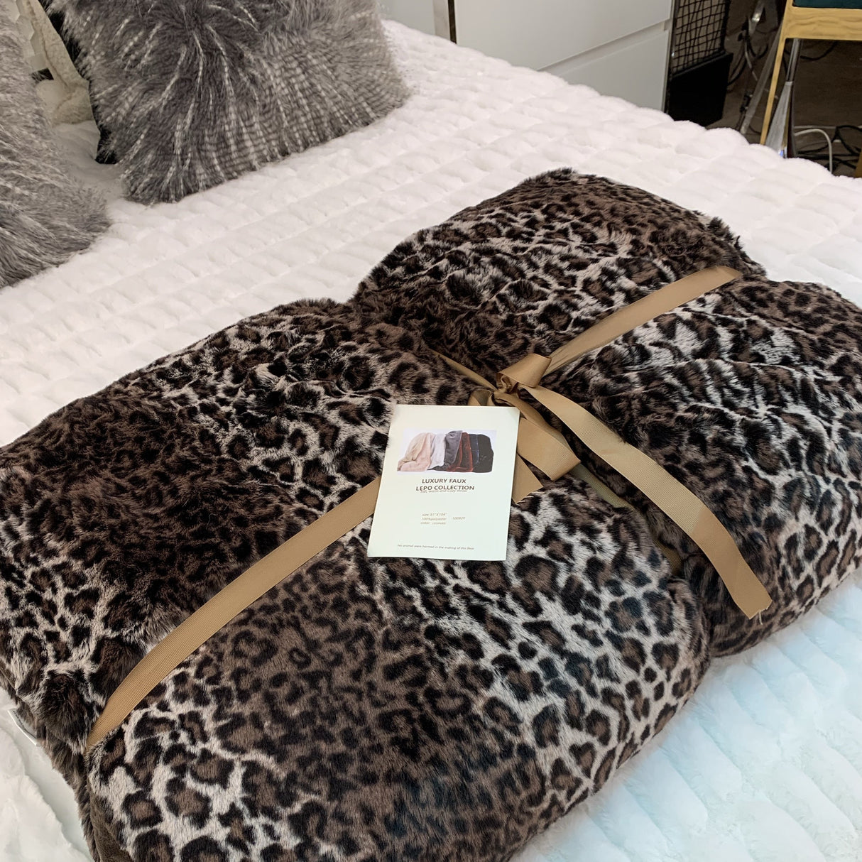 Leopard Cheetah Jaguar Animal Print Faux Fur Fabric - Brown Animal Print, 104" X 93" (Cal King/Eastern King)