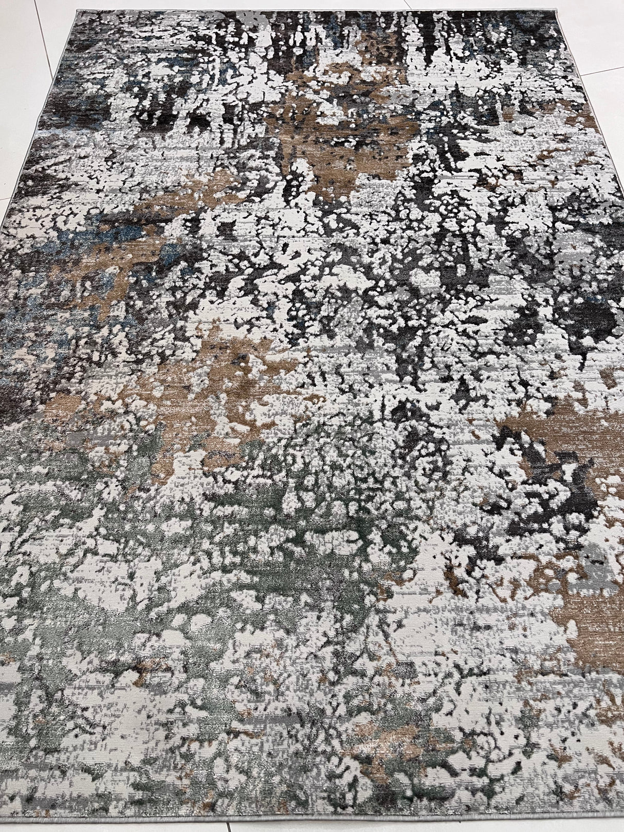 Dynamic Color-Shifting Foldable Flat Weave Area Rug - Multicolor Pattern, 5' 4" X 7' 8", 8' X 11", 10' X 13" (1 Piece)