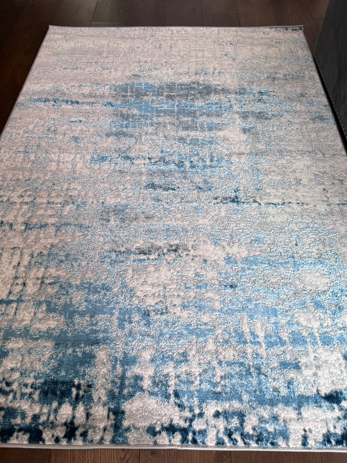Tess 913 Blue Polyester Area Rug - Blue, Machine Made, Made In Turkey (5' 3" X 7' 4")