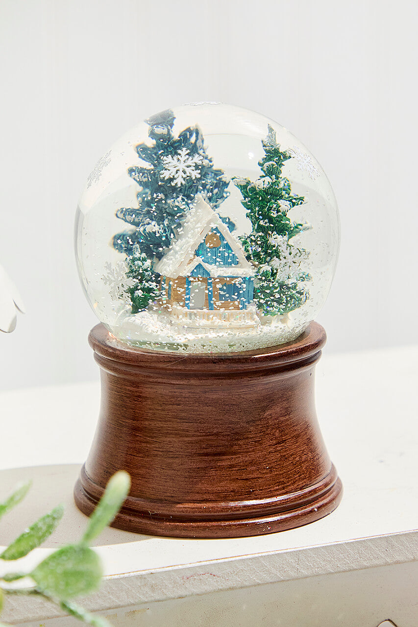 5" Snowy Cabin Lighted Water Globe