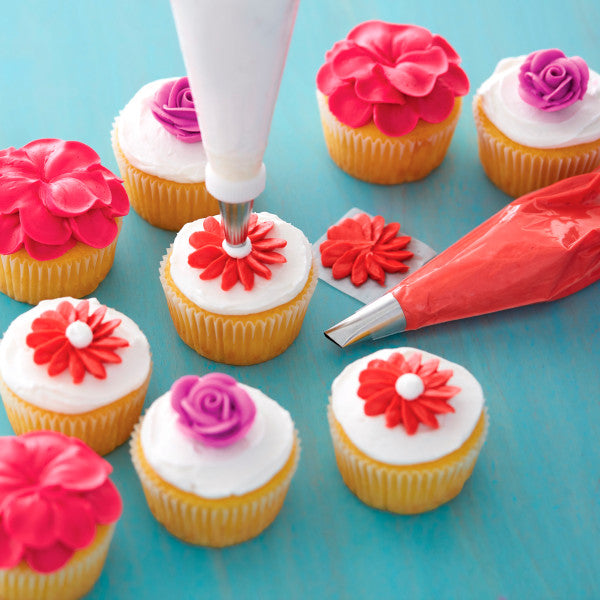 Wilton Decorating Piping Tip Set, 22 Piece