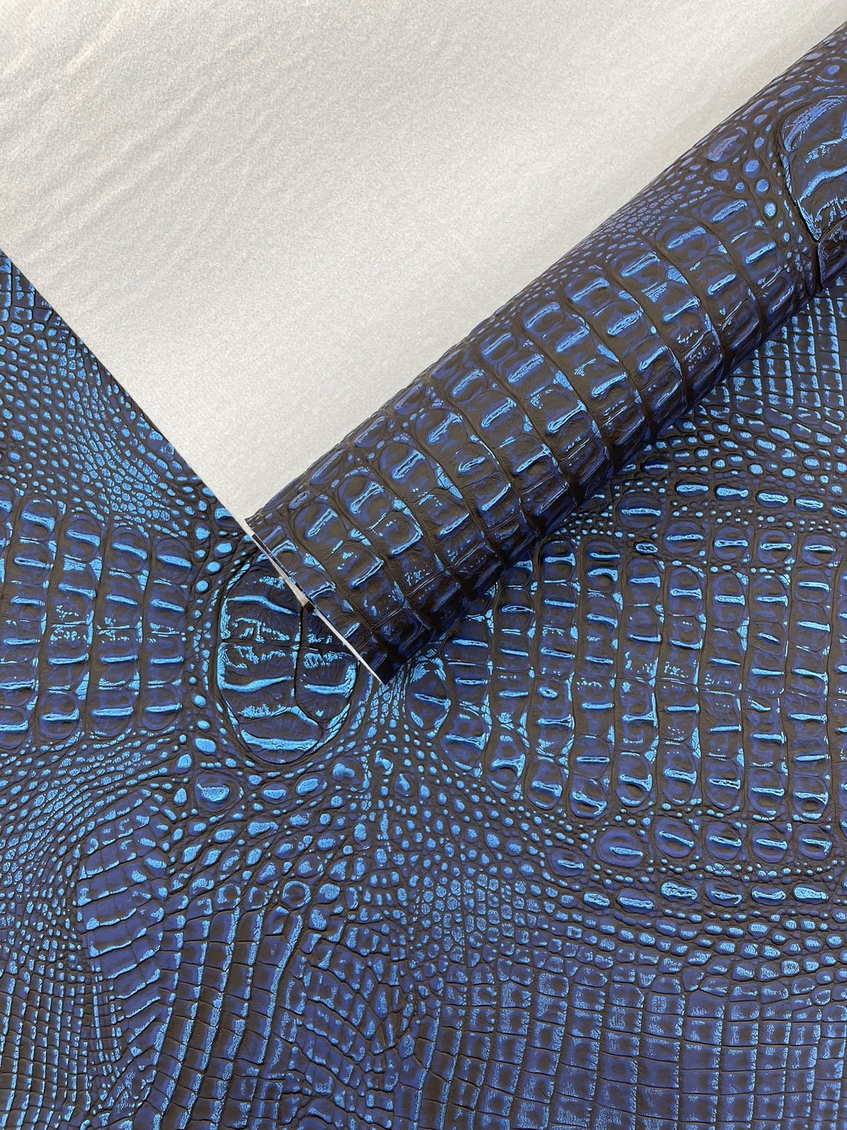 Metallic Gator Vinyl Fabric - Metallic Alligator Texture, 54" Width (1 Yard)